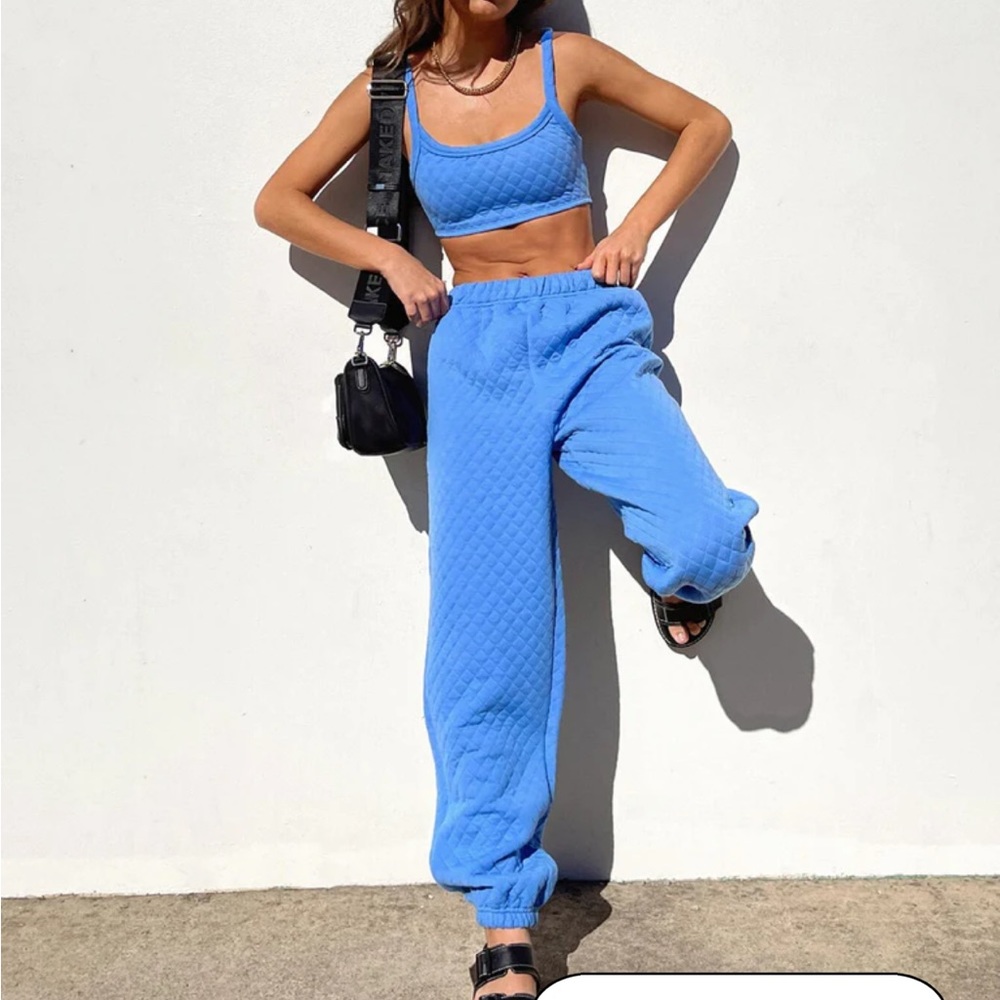 Matching set - Picture 3 of 3